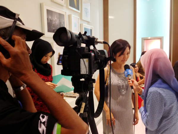 Mummy being interviewed by the Bernama crew