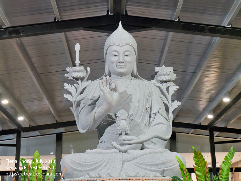 Tsongkhapa outside Wisdom Hall